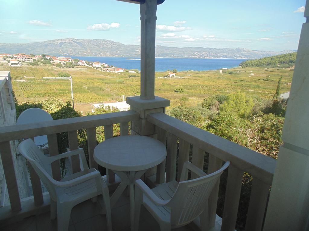 Villa Apartments Mate Cebalo Lumbarda Esterno foto