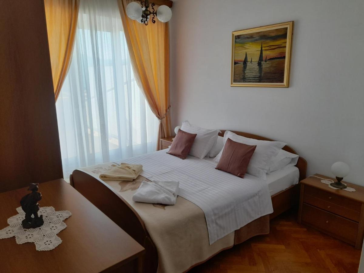 Villa Apartments Mate Cebalo Lumbarda Esterno foto