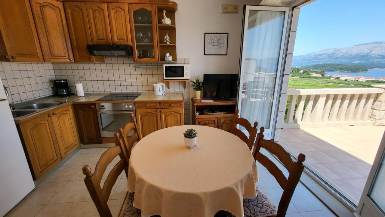 Villa Apartments Mate Cebalo Lumbarda Esterno foto