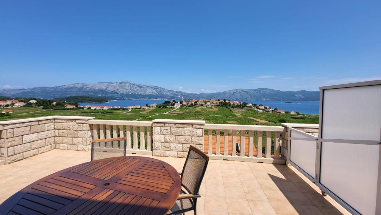 Villa Apartments Mate Cebalo Lumbarda Esterno foto
