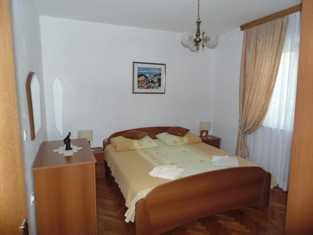 Villa Apartments Mate Cebalo Lumbarda Esterno foto